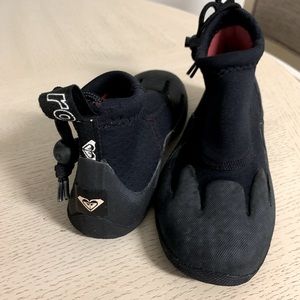 Roxy little girl wetsuit booties
